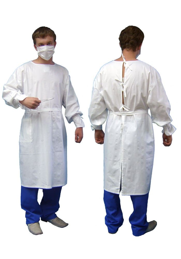 Халаты хирургические бязь отбеленная демонстрирует мужчина в маске с короткой стрижкой, вид спереди и сзади