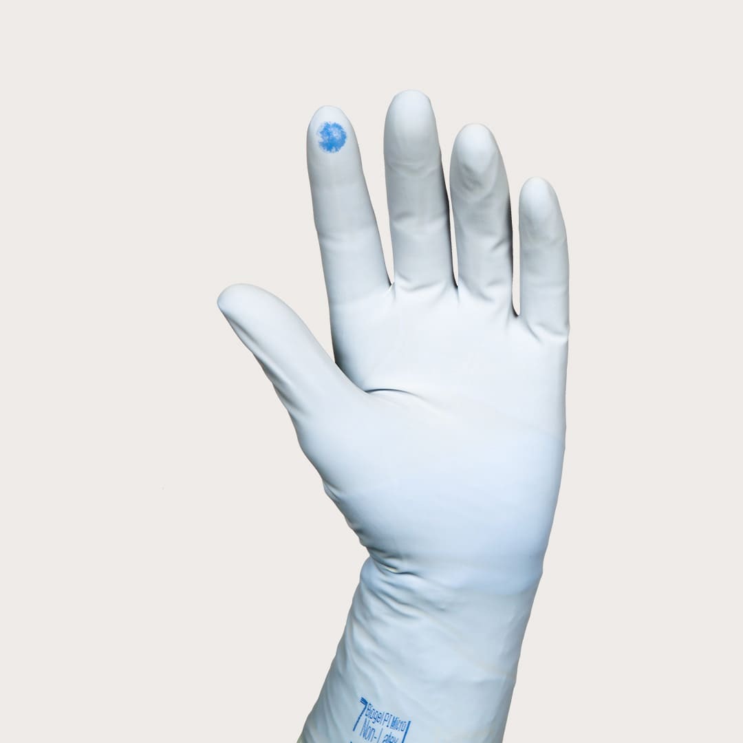 Хирургические перчатки с системой индикации прокола