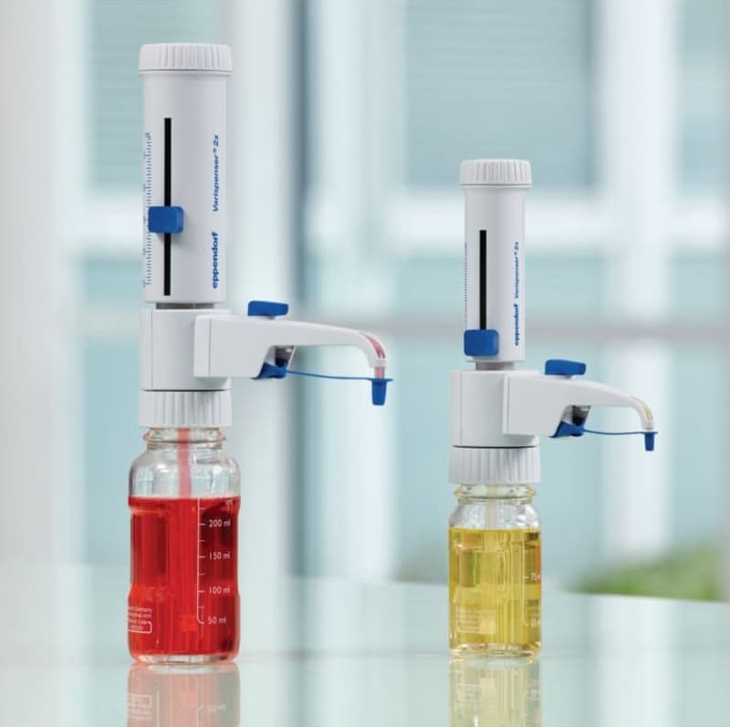 Флаконы-дозаторы бутылочные в лаборатории